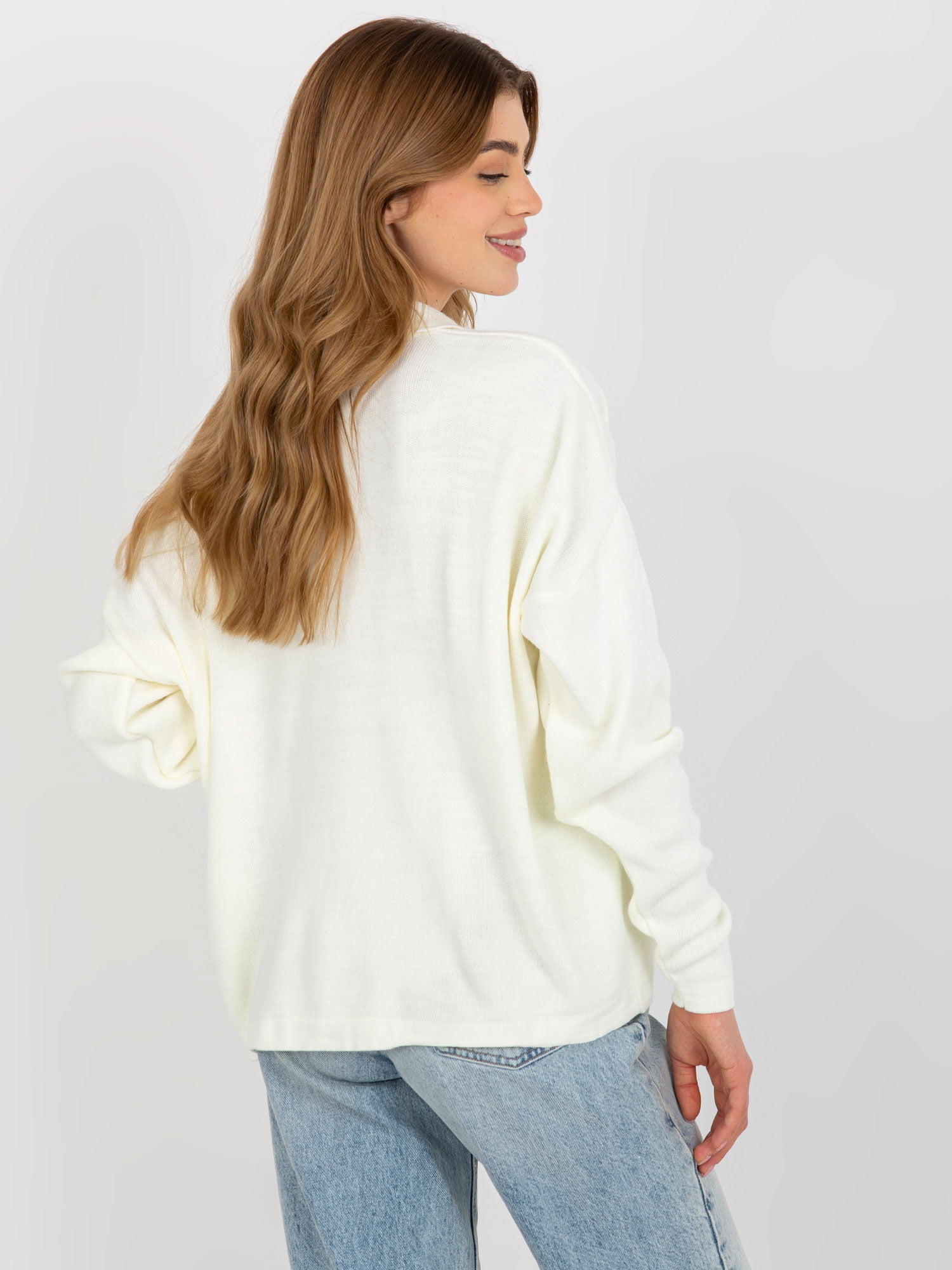 Pulover oversize cu guler ecru - imagine 5